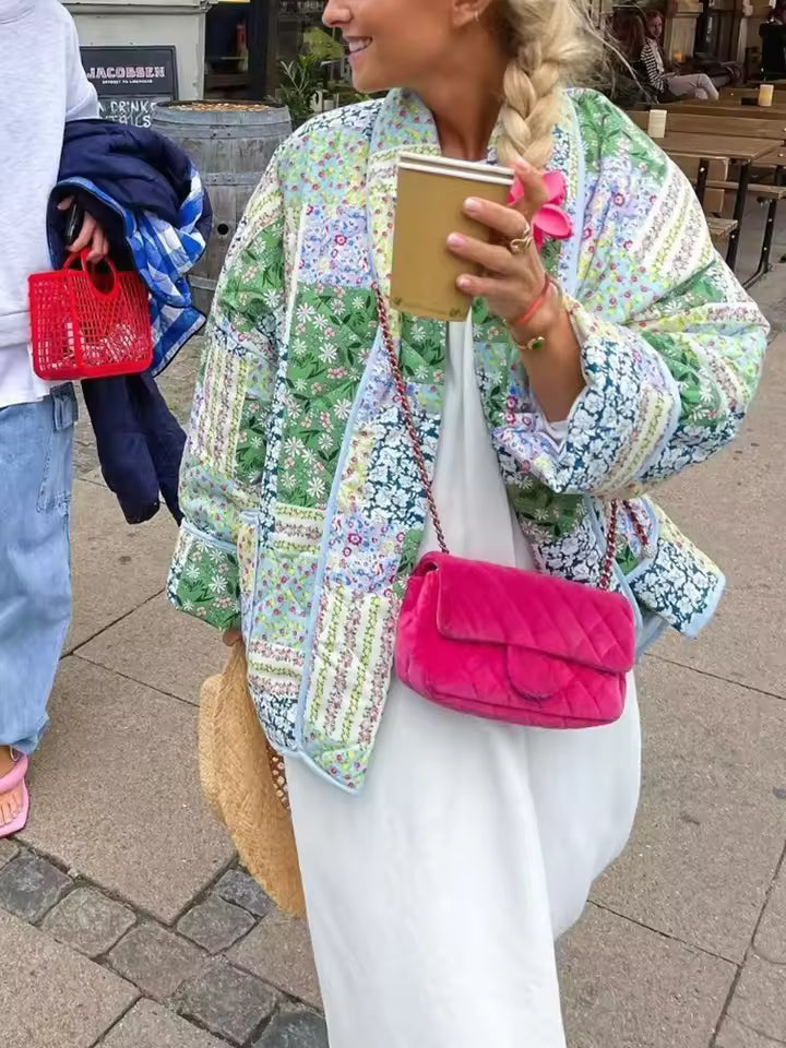 Handgefertigte Baumwoll-Patchwork-Steppjacke – Grün & buntes Blumen-Regenbogen-Design