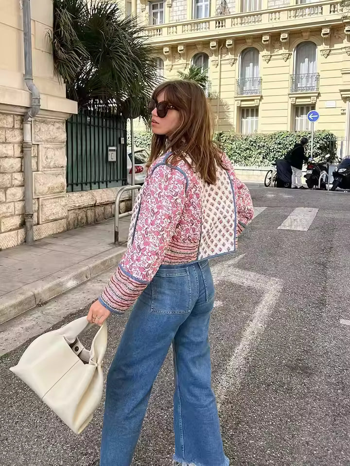 Handgefertigte kurze Jacke aus Baumwoll-Patchwork – Pink und Marineblau mit gemischtem Print und Farbblock