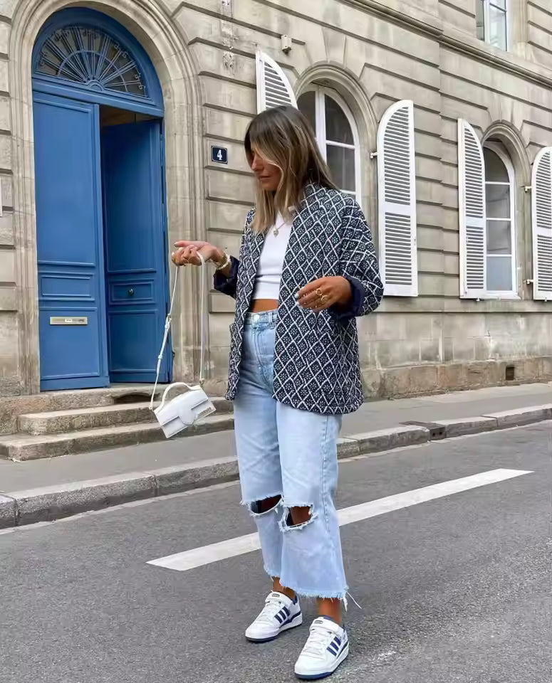 Handgefertigte Baumwoll-Patchwork-Steppjacke – Marineblau und Weiß mit geometrischem Muster