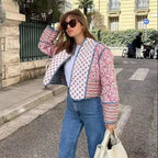 Handgefertigte kurze Jacke aus Baumwoll-Patchwork – Pink und Marineblau mit gemischtem Print und Farbblock